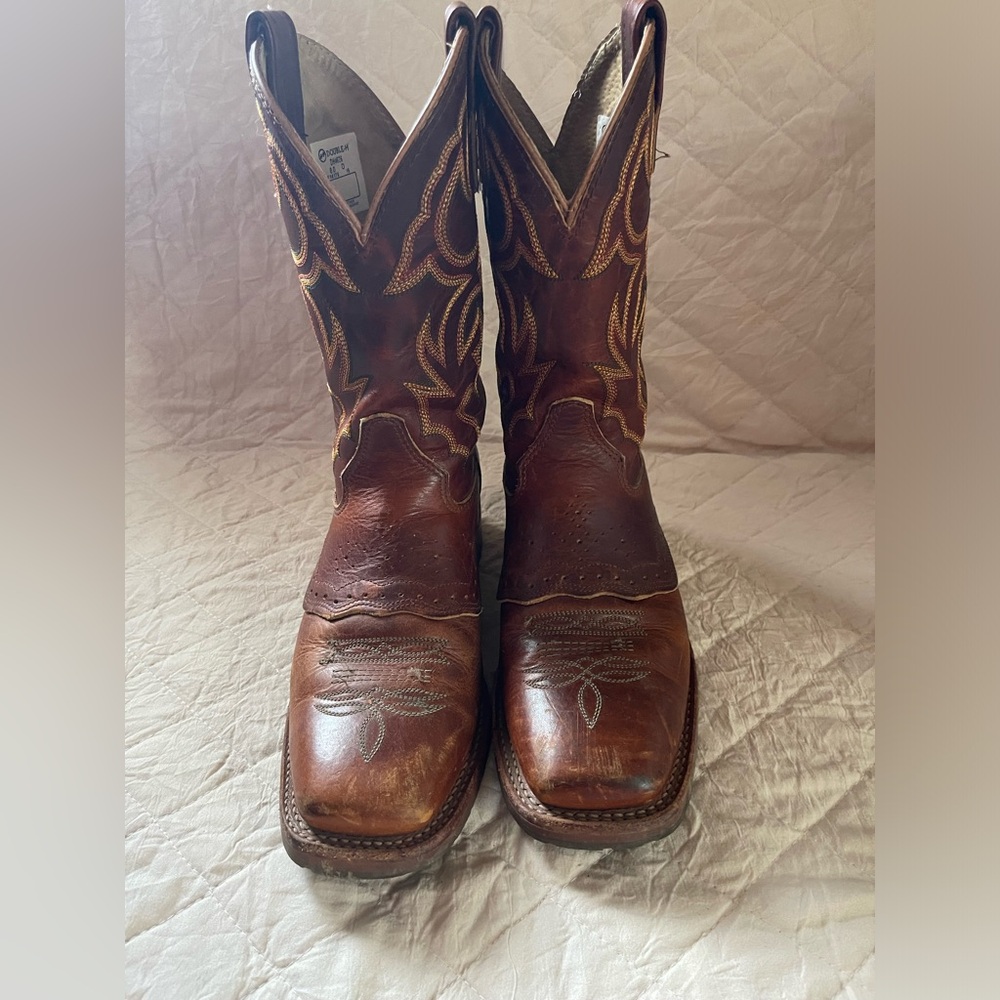 Double H snake bite cowboy/work boots. Men’s size 8.